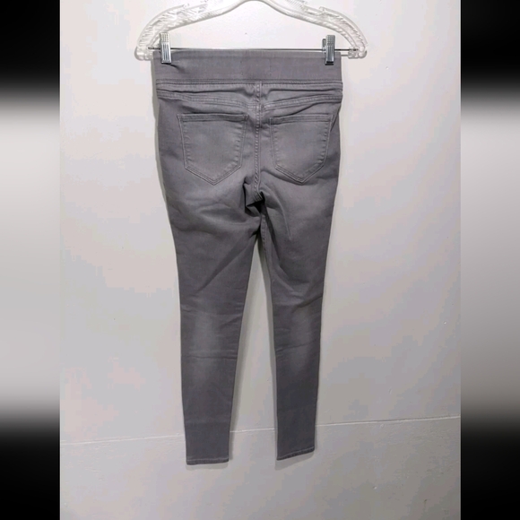 NWT Old Navy Rockstar Mid Rise Pants Pull On 0P Petite Gray P0 - Picture 3 of 8